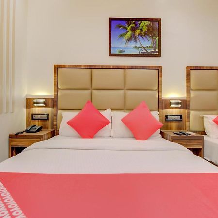Oyo 76180 Hotel Meriton Мумбай Екстериор снимка